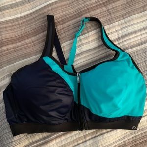 Victoria’s Secret zip front sports bra VSX 38C